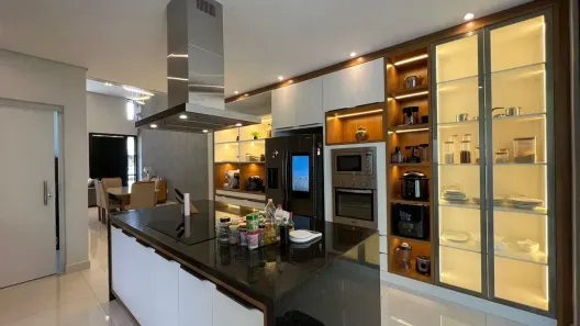 Casa de Condomínio com 4 Quartos à venda, 378m² no Ponta Negra, Manaus