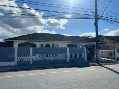 Casa com 3 Quartos à venda, 380m² no Guanabara, Joinville