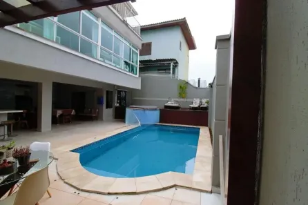 Casa com 5 Quartos para alugar, 501m² no Jardim Londrina, São Paulo