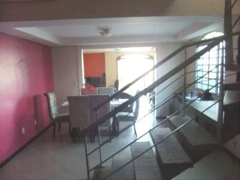 Casa com 4 quartos — Planalto, Belo Horizonte