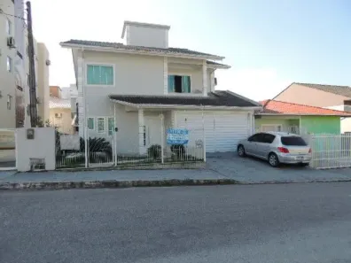 Casa com 3 Quartos à venda, 200m² no Pagani, Palhoça