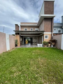 Casa com 3 Quartos para alugar, 173m² no Camobi, Santa Maria