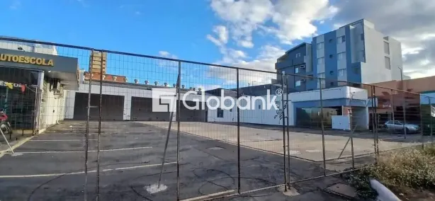 Ponto Comercial para alugar, 708m² no Centro, Montes Claros