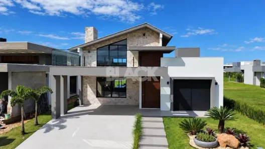 Casa de Condomínio com 3 Quartos à venda, 230m² no Passo de Torres, Passo de Torres