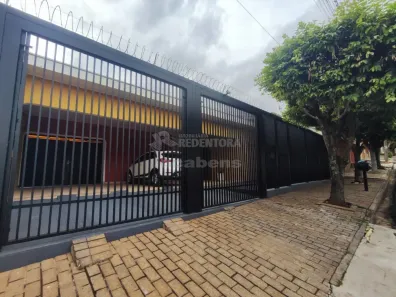 Casa com 3 Quartos à venda, 270m² no Jardim Nazareth, São José do Rio Preto