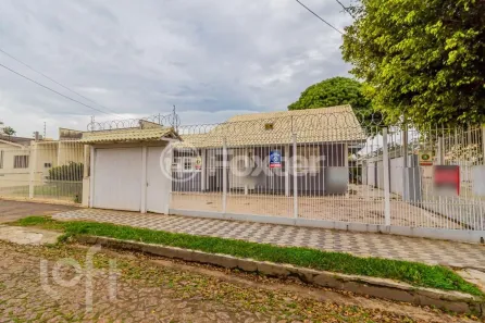 Casa com 3 Quartos à venda, 220m² no Guarujá, Porto Alegre