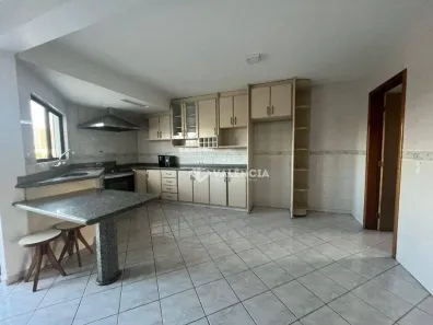 Apartamento com 3 Quartos para alugar, 150m² no Centro, Cascavel