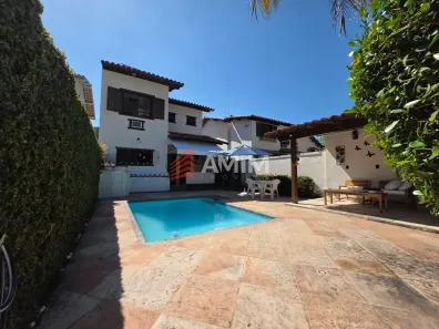 Casa com 3 Quartos à venda, 240m² no Piratininga, Niterói