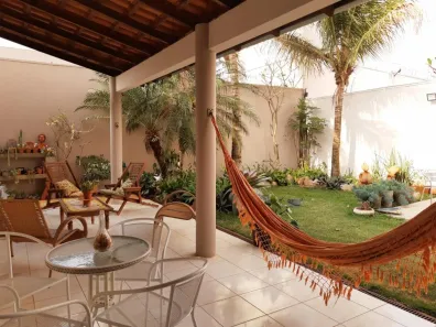 Casa com 4 Quartos à venda, 10m² no Jardim Karaíba, Uberlândia
