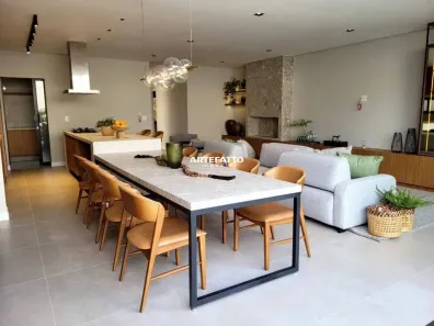 Casa com 4 Quartos à venda, 300m² no Parque Universitário, Franca