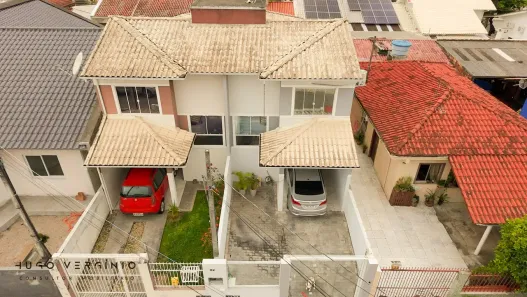 Sobrado com 2 Quartos à venda, 130m² no Madri, Palhoça