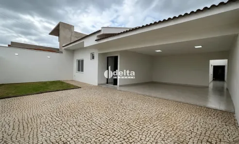 Casa com 3 Quartos para alugar, 300m² no Jardim Karaíba, Uberlândia