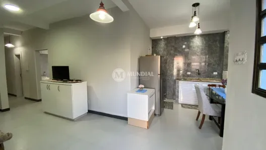 Casa com 2 Quartos para alugar, 75m² no Centro, Balneário Camboriú