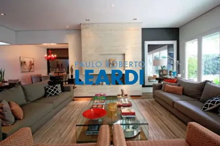 Sobrado com 5 Quartos à venda, 527m² no Jardim Paulistano, São Paulo