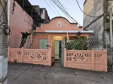 Casa com 1 Quarto para alugar, 55m² no Olaria, Rio de Janeiro