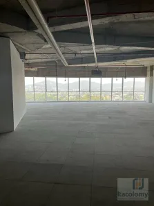 Sala Comercial para alugar, 224m² no Green Valley Alphaville, Barueri