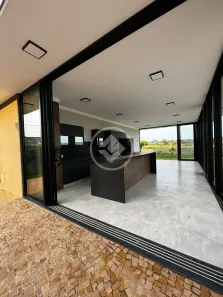 Casa de Condomínio com 3 Quartos à venda, 310m² no , Cajuru