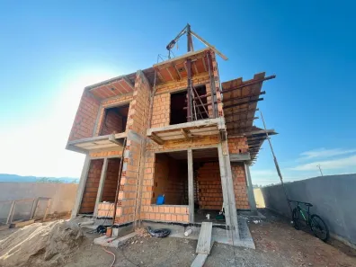 Sobrado com 3 Quartos à venda, 122m² no Sertão do Maruim, São José