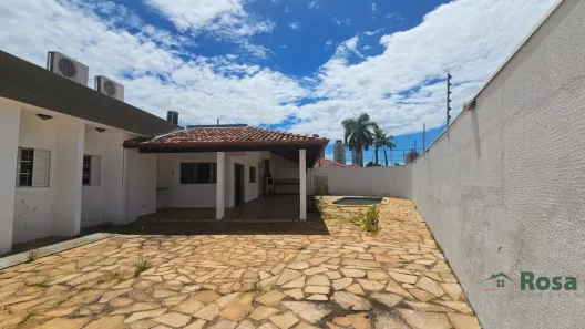 Casa com 4 Quartos para alugar, 346m² no Jardim das Américas, Cuiabá