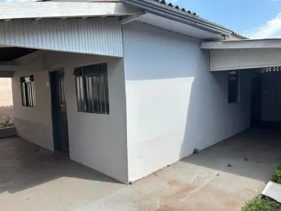 Casa com 2 Quartos para alugar, 80m² no Zona 06, Maringá