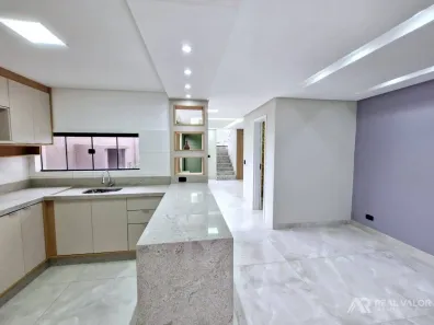 Sobrado com 3 Quartos para alugar, 135m² no Eucaliptos, Fazenda Rio Grande