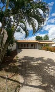 Casa com 5 Quartos para alugar, 354m² no Tiradentes, Juazeiro do Norte