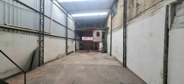 Galpão/Depósito/Armazém para alugar, 250m² no Vila Carrão, São Paulo