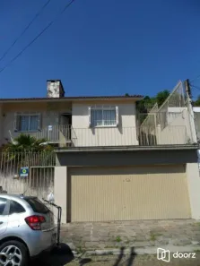 Casa com 3 Quartos à venda, 348m² no Medianeira, Porto Alegre