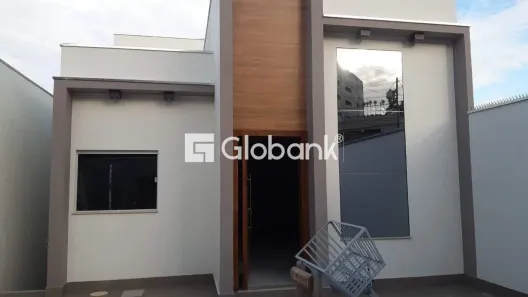 Casa com 4 Quartos à venda, 225m² no Ibituruna, Montes Claros