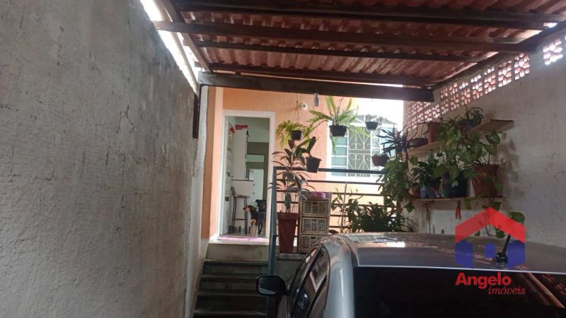 Casa com 2 quartos — Santa Mônica, Belo Horizonte