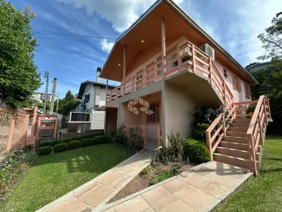 Casa com 4 Quartos à venda, 161m² no São Francisco, Farroupilha