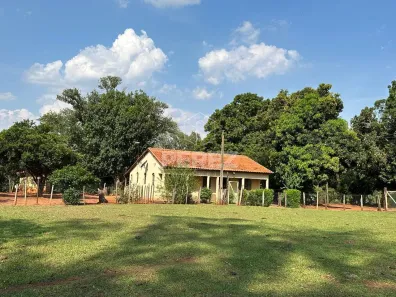Fazenda/Sítio com 4 Quartos à venda, 240m² no Conjunto José Abrão, Campo Grande