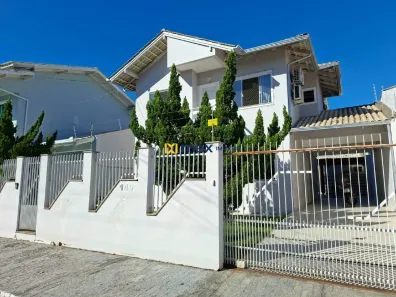 Casa com 3 Quartos para alugar, 251m² no Dom Bosco, Itajaí