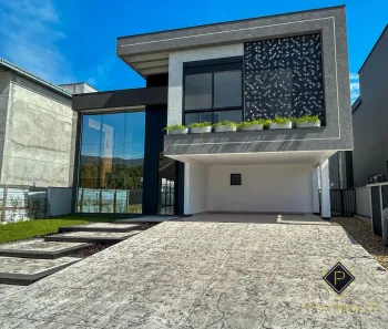 Casa com 4 Quartos à venda, 400m² no Santa Regina, Camboriú