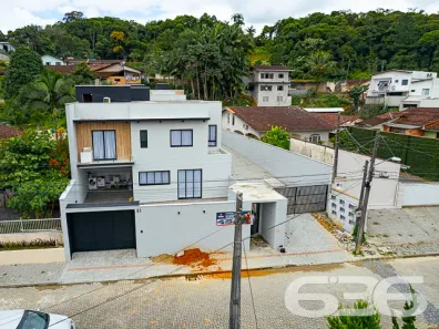 Sobrado com 2 Quartos à venda, 78m² no Santa Catarina, Joinville
