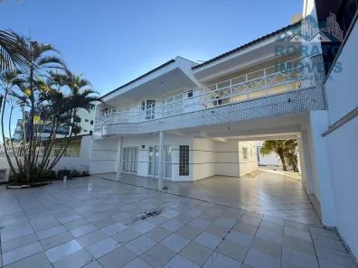 Sobrado com 4 Quartos à venda, 300m² no Ipacarai, Matinhos