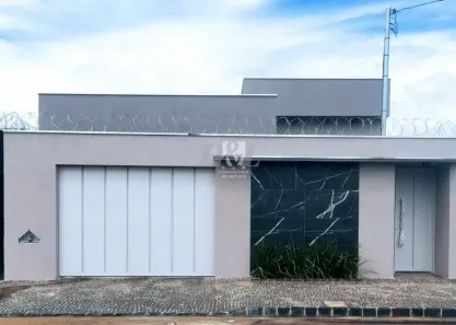 Casa com 3 Quartos à venda, 140m² no Novo Mundo, Uberlândia