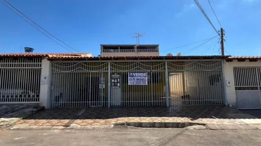 Sobrado com 4 Quartos à venda, 200m² no Taguatinga Norte, Brasília