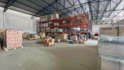 Galpão/Depósito/Armazém com 1 Quarto para alugar, 1126m² no Distrito Industrial, Cuiabá