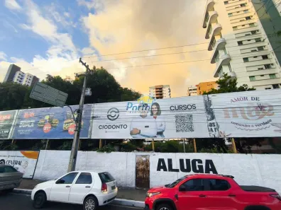 Imóvel Comercial com 3 Quartos para alugar, 1600m² no Jóquei, Teresina