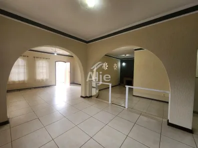 Casa com 3 Quartos à venda, 199m² no Jardim Parati, Marília