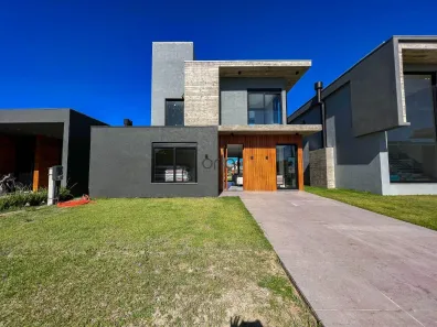 Casa de Condomínio com 4 Quartos à venda, 173m² no XANGRI-LÁ, Xangri-lá