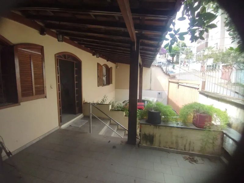 Casa com 4 quartos — Nova Suíssa, Belo Horizonte