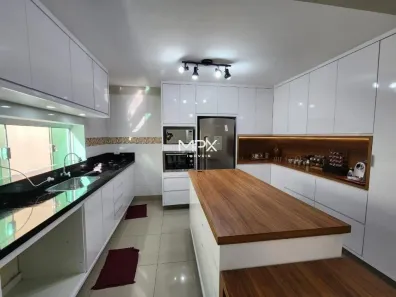 Sobrado com 4 Quartos para alugar, 310m² no Nova Piracicaba, Piracicaba