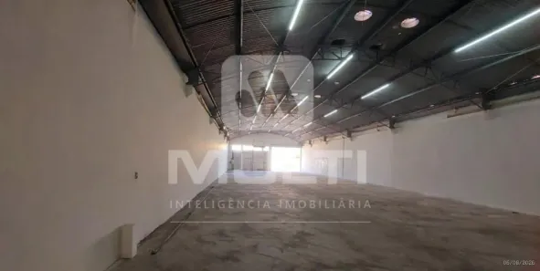 Casa com 1 Quarto para alugar, 500m² no Brasil, Uberlândia