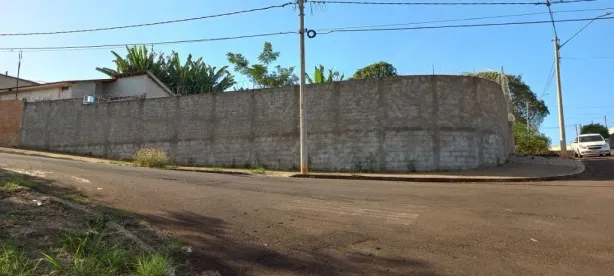 Lote/Terreno à venda, 372m² no Jardim Universal, Araraquara