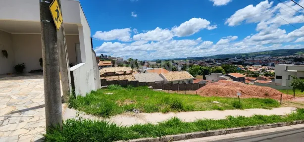 Lote/Terreno à venda, 300m² no Residencial Vivenda das Pitangueiras, Valinhos