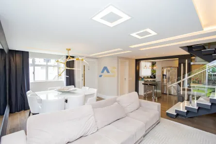 Sobrado com 4 Quartos à venda, 221m² no Jardim das Américas, Curitiba