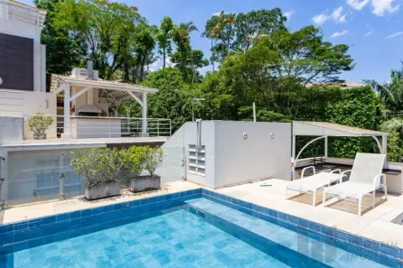 Casa de Condomínio com 3 Quartos para alugar, 586m² no Morumbi, São Paulo