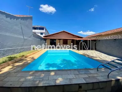 Casa com 3 Quartos para alugar, 220m² no Alípio de Melo, Belo Horizonte